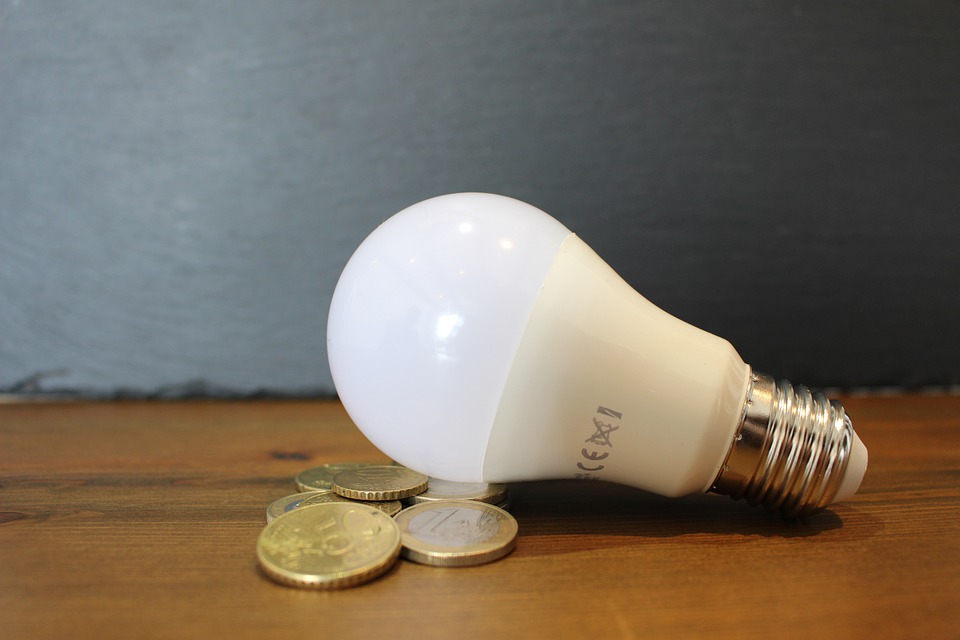energy saving lightbulbs are one of the best way to save money at home